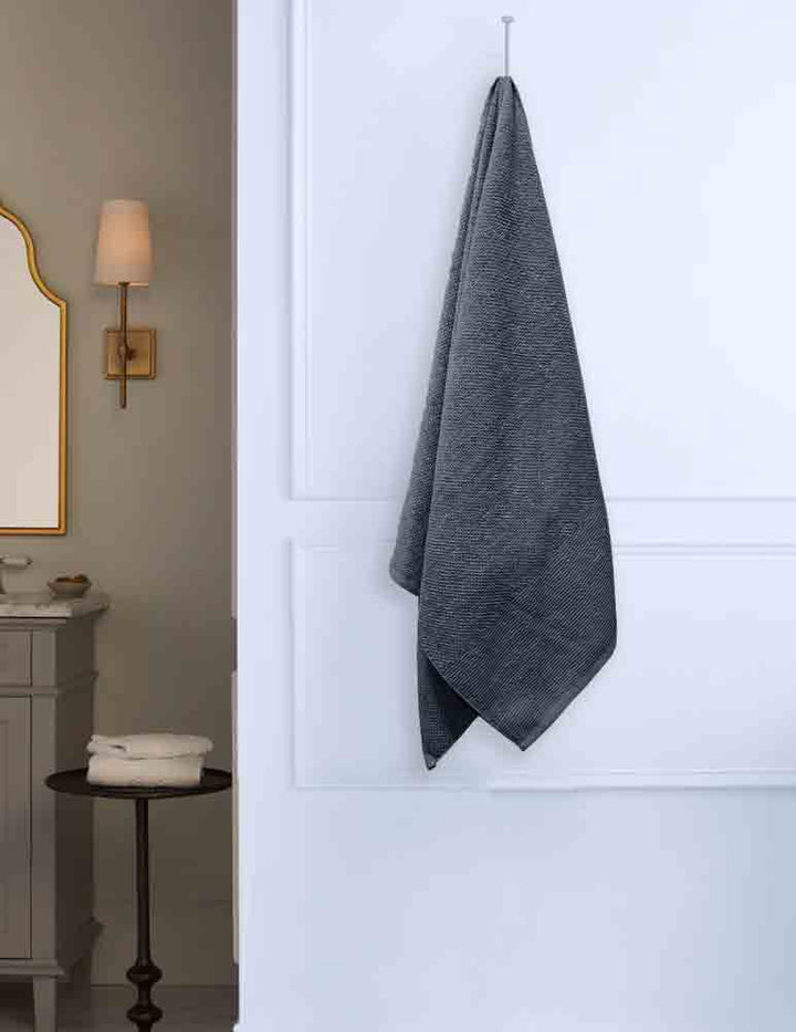 Popcorn Bath Towel  - Bath towel (Charcoal)